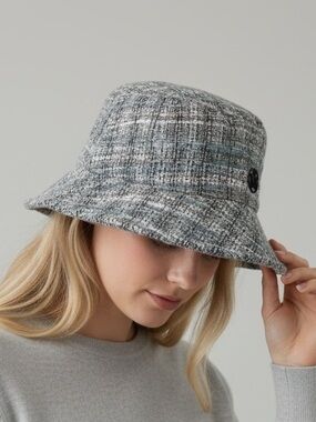 Maison Michel Paris Mara Tweed Bucket Hat Elegant Blue Gold Plaid Size M - NEW